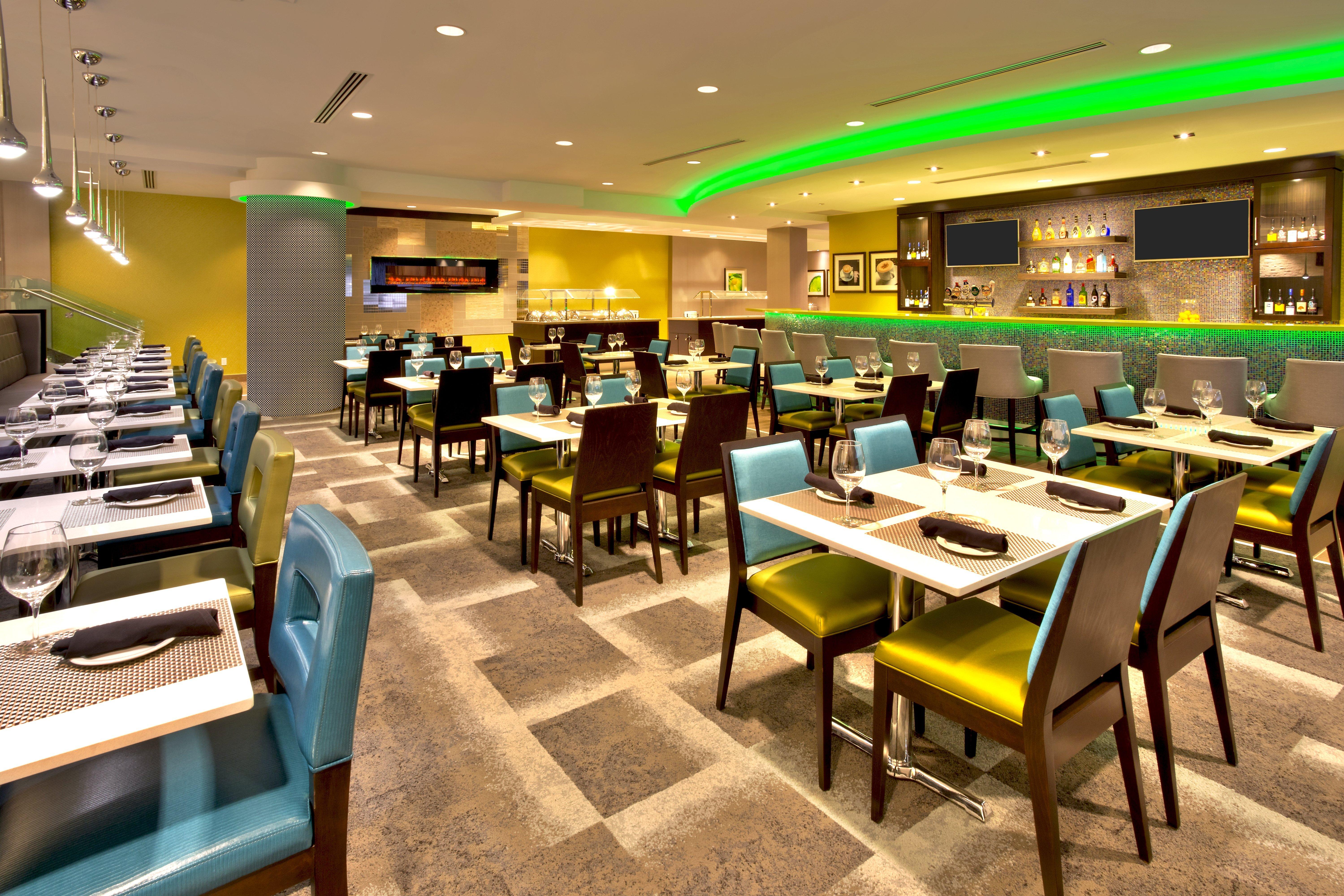 Hotel Crowne Plaza Kitchener-Waterloo By Ihg Exterior foto