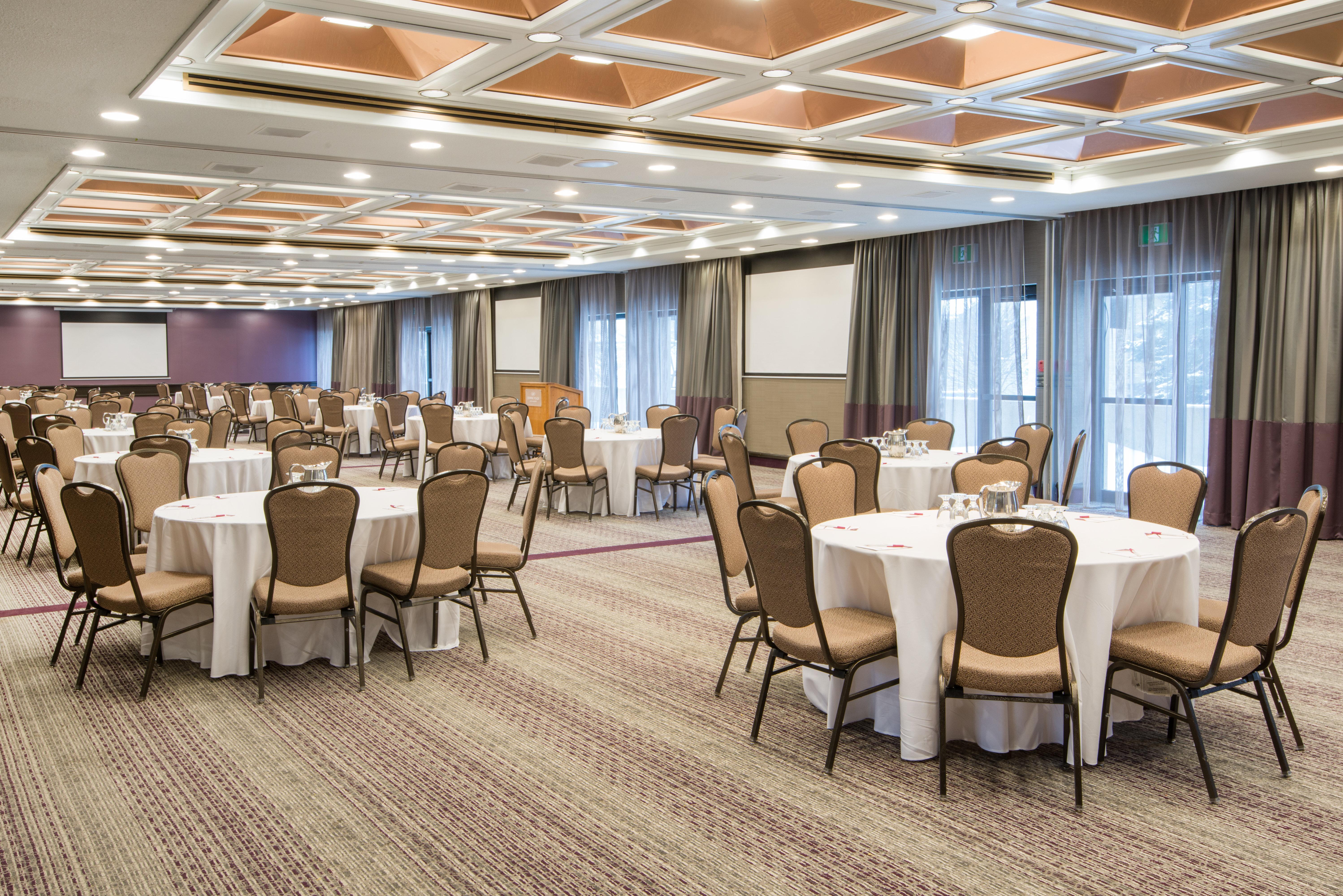 Hotel Crowne Plaza Kitchener-Waterloo By Ihg Exterior foto
