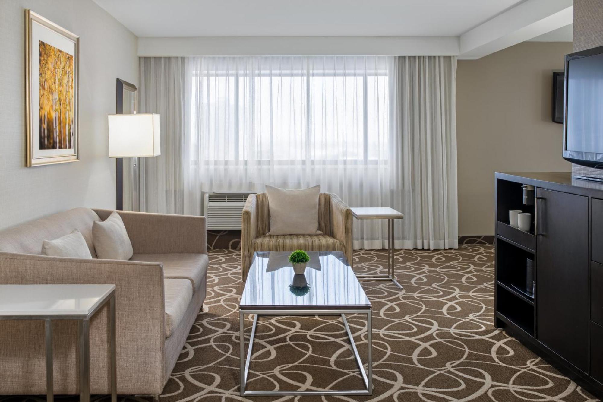 Hotel Crowne Plaza Kitchener-Waterloo By Ihg Exterior foto